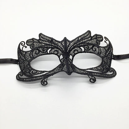 Styling Halloween masquerade