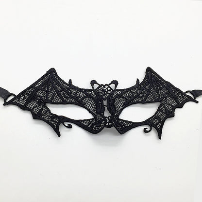 Styling Halloween masquerade