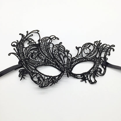 Styling Halloween masquerade