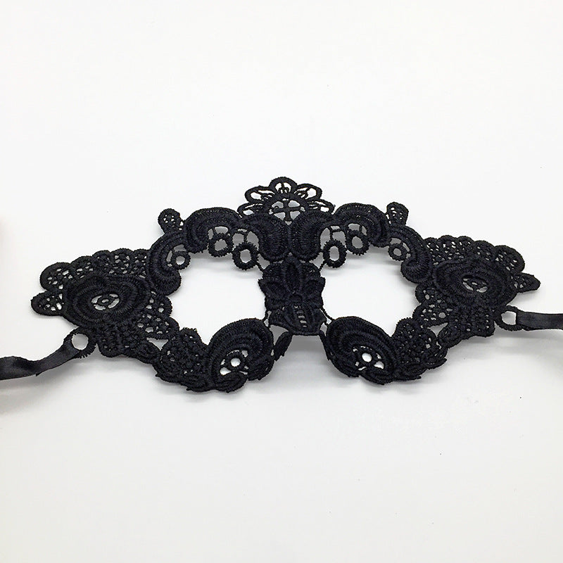 Styling Halloween masquerade